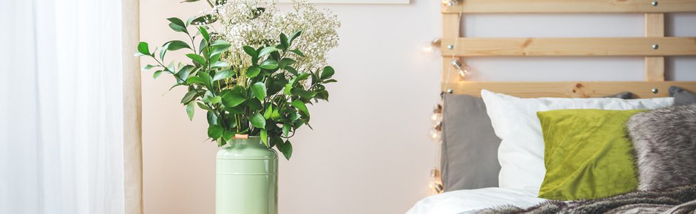 flowers-next-to-bed